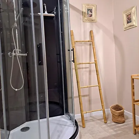 Holiday home Ancienne Forge, Aire De Loisirs Avec Piscine