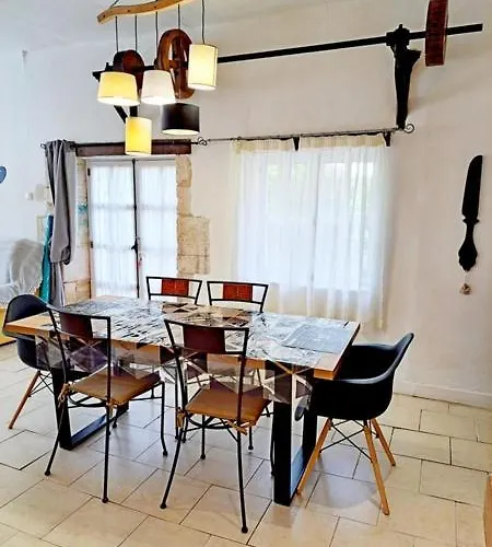 Holiday home Ancienne Forge, Aire De Loisirs Avec Piscine Marigny (Poitou-Charentes)