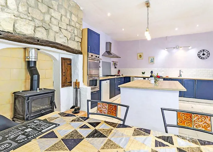 Ancienne Forge, Aire De Loisirs Avec Piscine * Marigny (Poitou-Charentes)