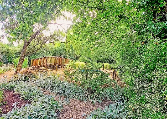 Holiday home Ancienne Forge, Aire De Loisirs Avec Piscine